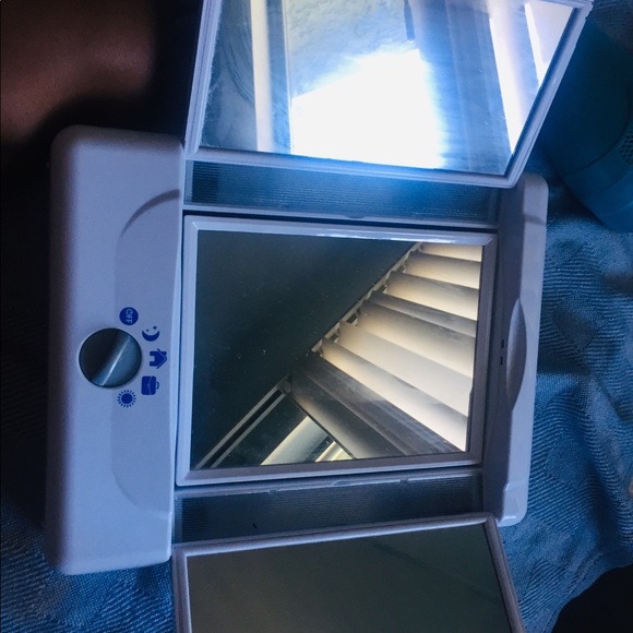 Vanity - Picture 2 of 2